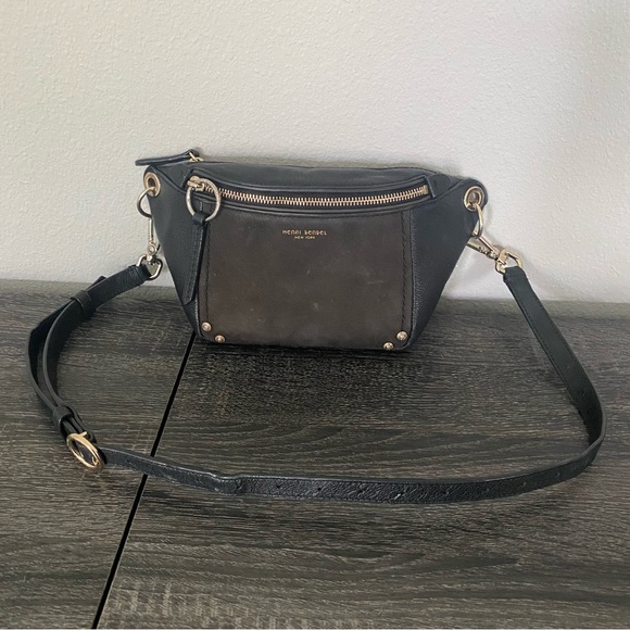 RARE Henri Bendel cross body Fanny pack - Picture 2 of 8